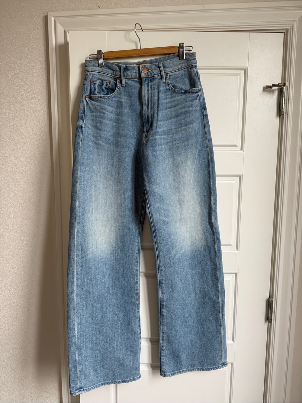 MOTHER The Lasso Sneak wide leg jeans - Picture 4 of 7